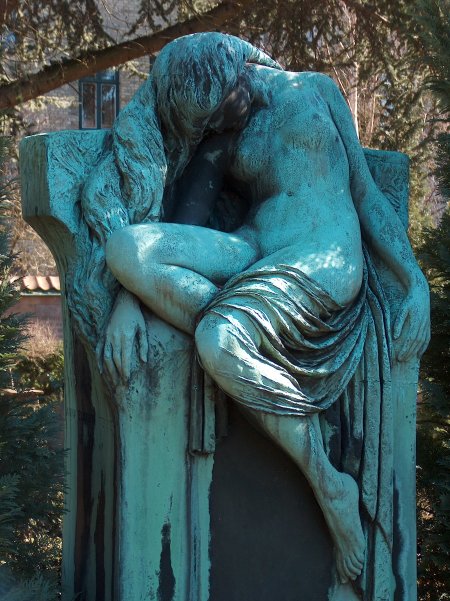 Gravmæle i bronze over Elisabeth Tegner (1881 - 1911), Frederiksberg Kirkegård, København.